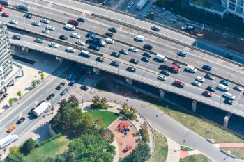 high-angle-shot-highway-full-cars-captured-toronto-canada